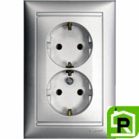 Розетка Legrand Valena 2-ая с заземлением (алюминий) 770100