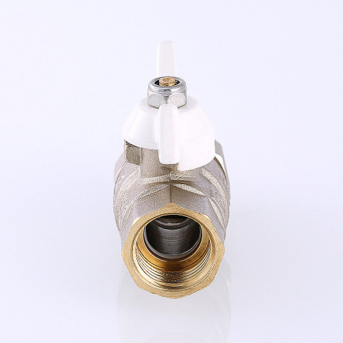 Кран шаровой VALTEC BASE с полусгоном  и дополнительным уплотнением 1/2" VT.227.NRW.04