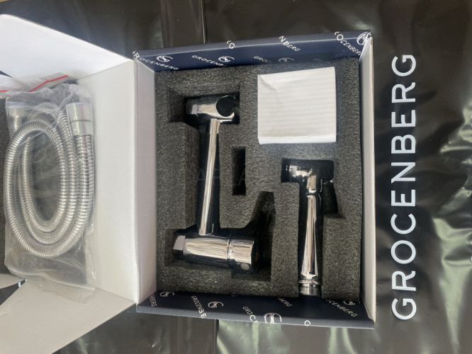 Смеситель Наружный, На стену гигиеническим душем Grocenberg GB103N Хром
